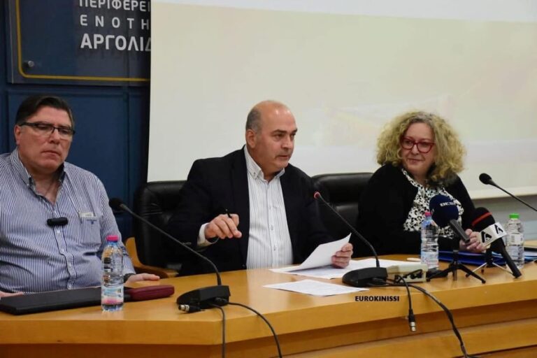 Αργολίδα: Πρόβλημα για τα εσπεριδοειδή οι ακρίδες