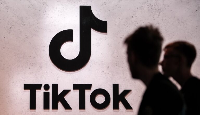 Τραμπ: Η συμφωνία για την πώληση του TikTok θα ολοκληρωθεί πριν από την παρέλευση της προθεσμίας