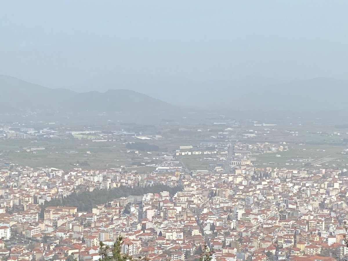 Η αφρικανική σκόνη σκέπασε την Τρίπολη