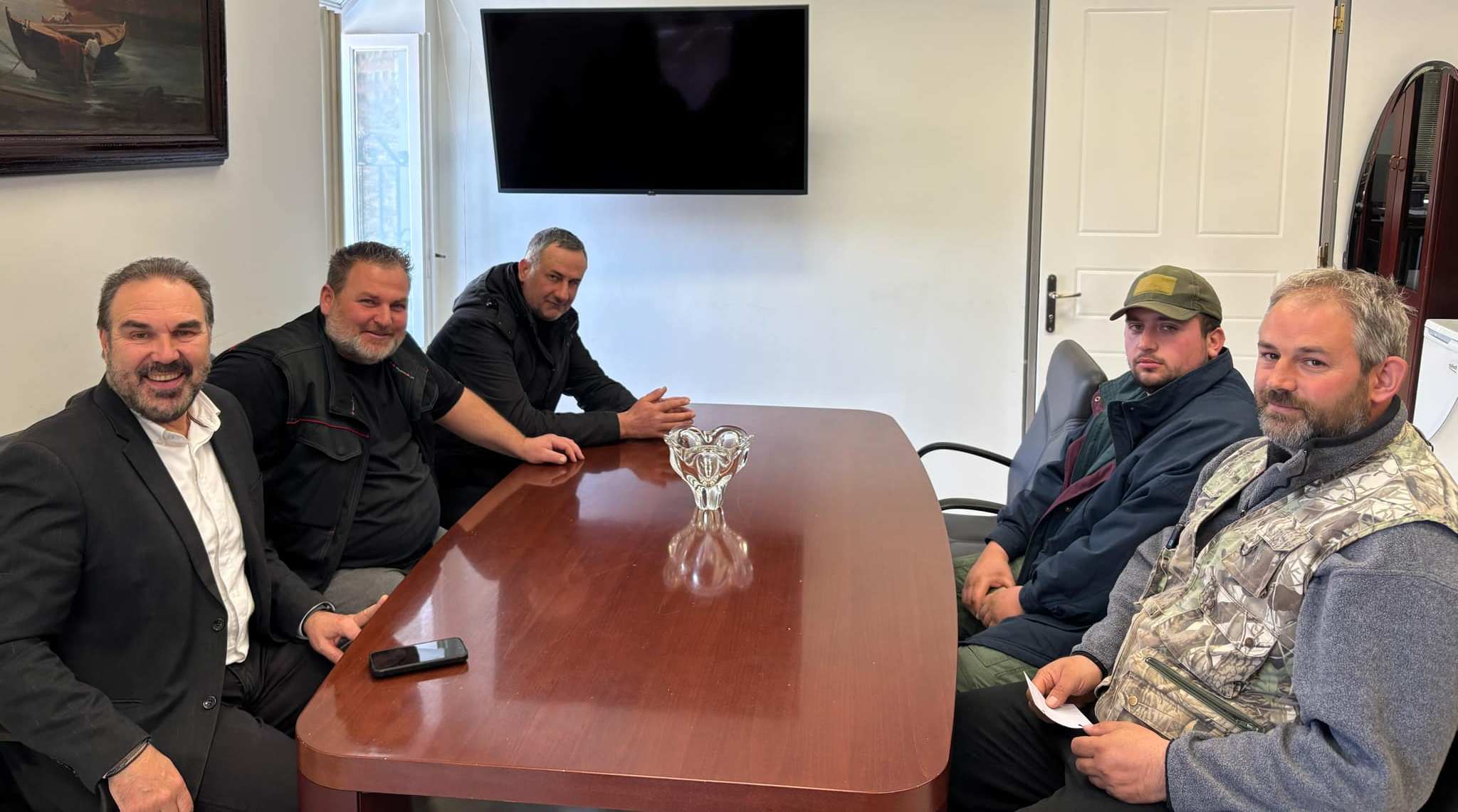 Φλώρινα: Τα έργα υποδομής στο επίκεντρο συνάντησης Δημάρχου με αγρότες
