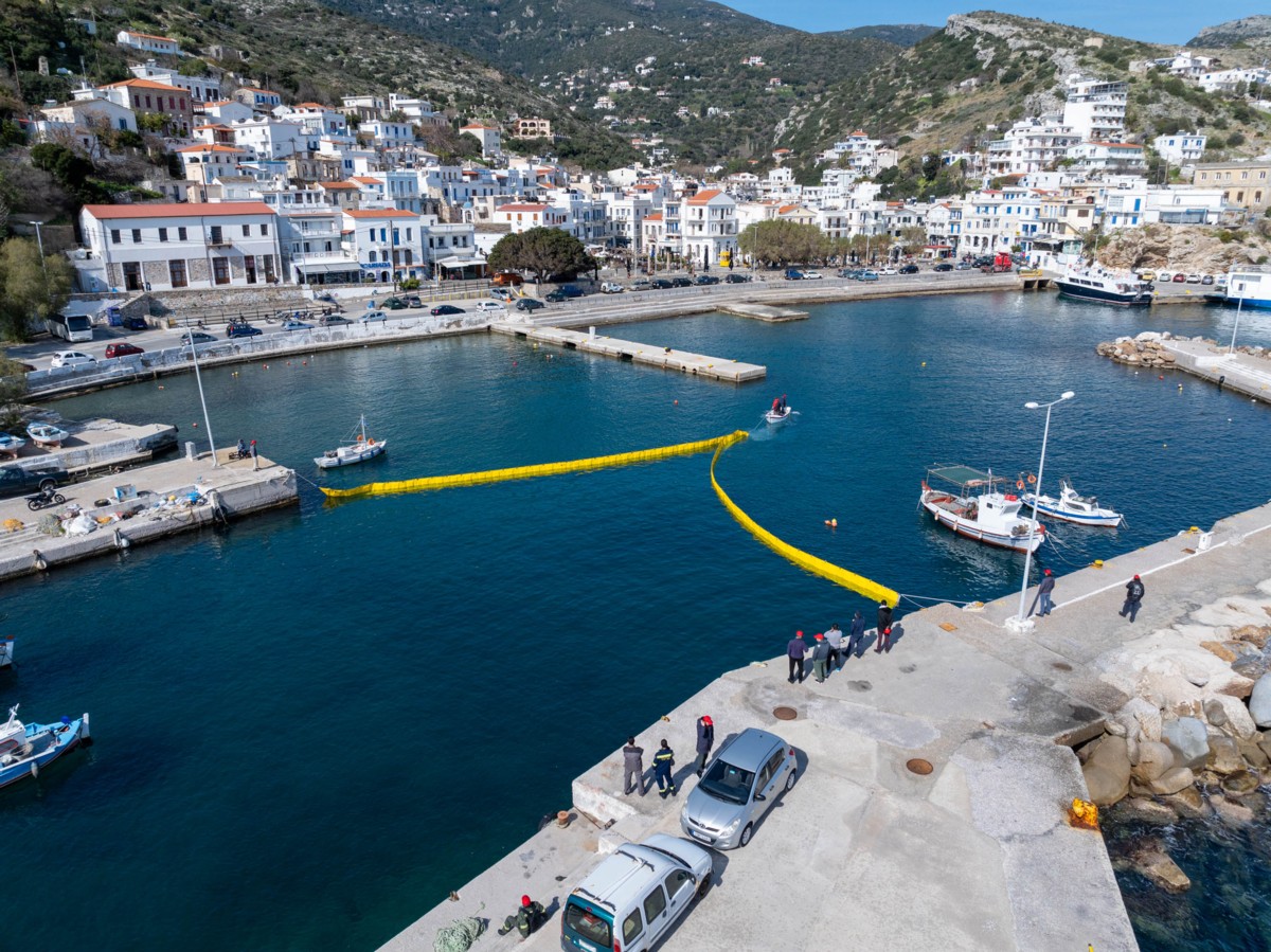 Εκπαίδευση της ομάδας αντιμετώπισης θαλάσσιας ρύπανσης του Λιμενικού Ταμείου Ικαρίας