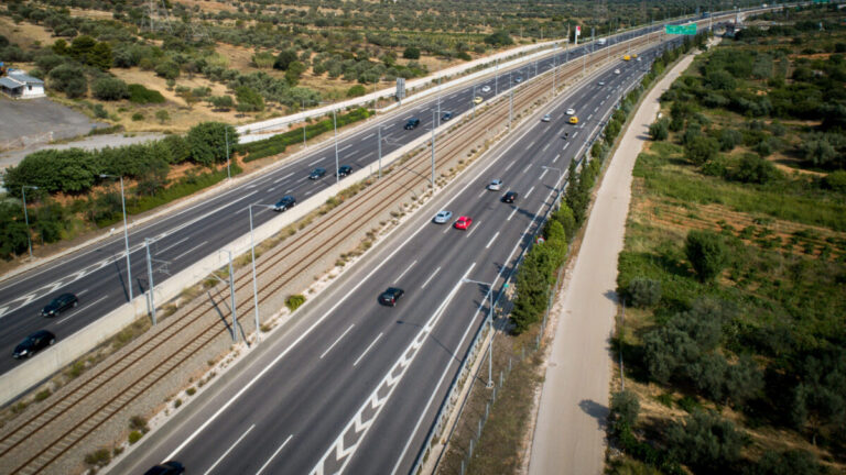 Τροχαίο στην Αττική Οδό, μεγάλες καθυστερήσεις στην κυκλοφορία