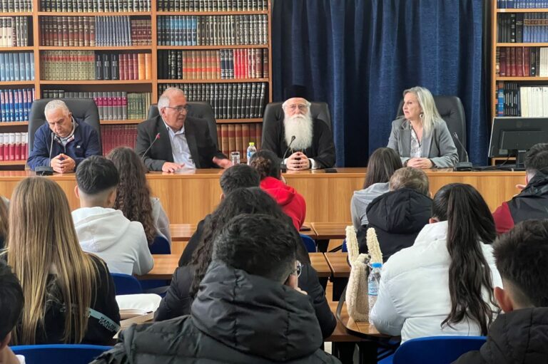 Επίσκεψη μαθητών του Γυμνασίου Σολέα Κύπρου στον Μητροπολίτη Δημητριάδος