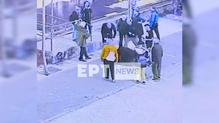 Βίντεο ντοκουμέντο από τη στιγμή της κατάρρευσης του 18χρονου μετά την επίθεση που δέχτηκε από παρέα ανηλίκων στην Καλλιθέα