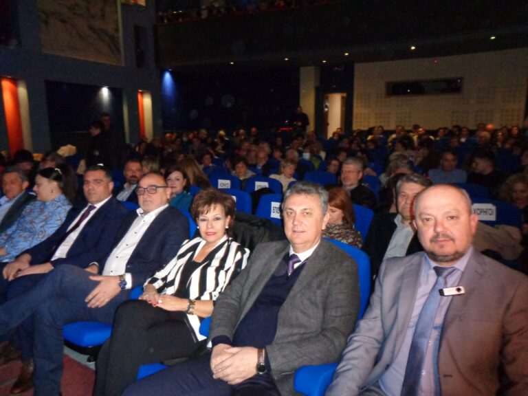 Πανηγυρικά ολοκληρώθηκε το Επετειακό 40ο Πανελλήνιο Φεστιβάλ Ερασιτεχνικού Θεάτρου Καρδίτσας
