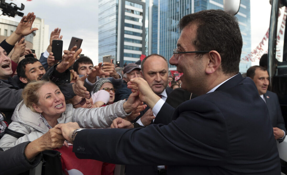 Δ. Τριανταφύλλου στο Πρώτο: Ο Ερντογάν πάει να ισχυροποιηθεί στο εσωτερικό για να μην μπει σε πολιτικές περιπέτειες λόγω της γενικής αβεβαιότητας (audio)