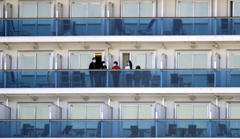 Ιαπωνία: Άνδρας πέθανε αφού η σύντροφός του τον κλείδωσε γυμνό στο μπαλκόνι