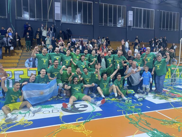 Η Καλαμάτα ’80 επέστρεψε στη Volley League – Οι «Λύκοι» και “μαθηματικά” πρωταθλητές (βίντεο)