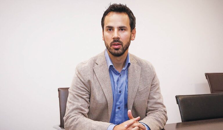 Ν. Ρωμανός για ΣΥΡΙΖΑ: Δεν λένε καμία κουβέντα για το νέο οχετό του ευρωβουλευτή, Νίκου Παππά