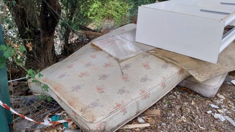Κέρκυρα: Νέα προειδοποίηση από τον Δήμο για την ανεξέλεγκτη ρίψη οικοδομικών υλικών σε ακατάλληλα σημεία