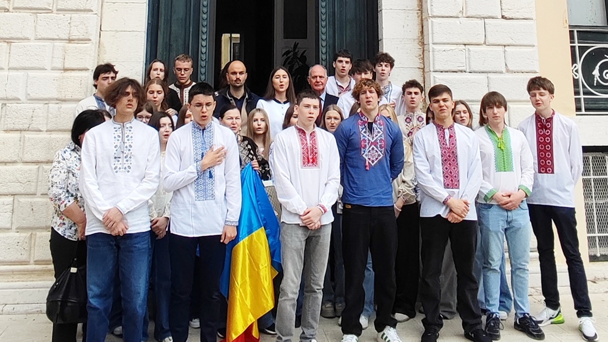 Κέρκυρα: Θερμή υποδοχή μαθητών από την Ουκρανία στο Ιστορικό Δημαρχείο
