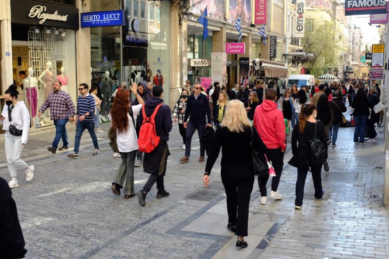 Συνεργασία Εμπορικού Συλλόγου Αθηνών, Δημοτικής Αστυνομίας και ΕΛ.ΑΣ. για τις χρήσεις των κοινοχρήστων χώρων