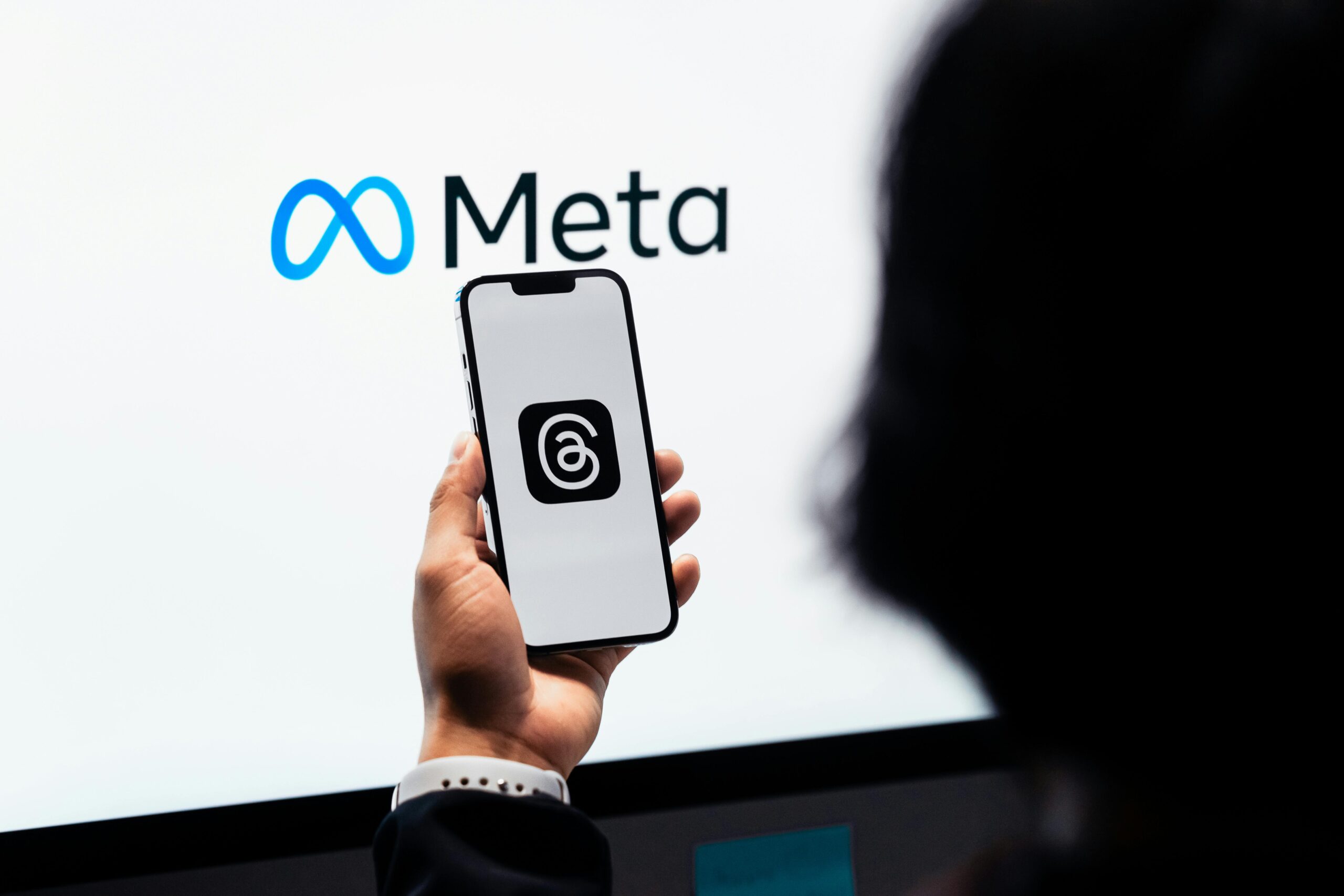 Ένθετο Social Media: Community Notes στη Meta – Διαφάνεια στις αναρτήσεις ή νέος κίνδυνος παραπληροφόρησης;