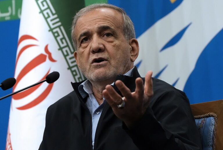 Πρόεδρος του Ιράν σε Τραμπ: Δεν θα διαπραγματευτώ μαζί σας υπό απειλη – Κάντε ό,τι θέλετε