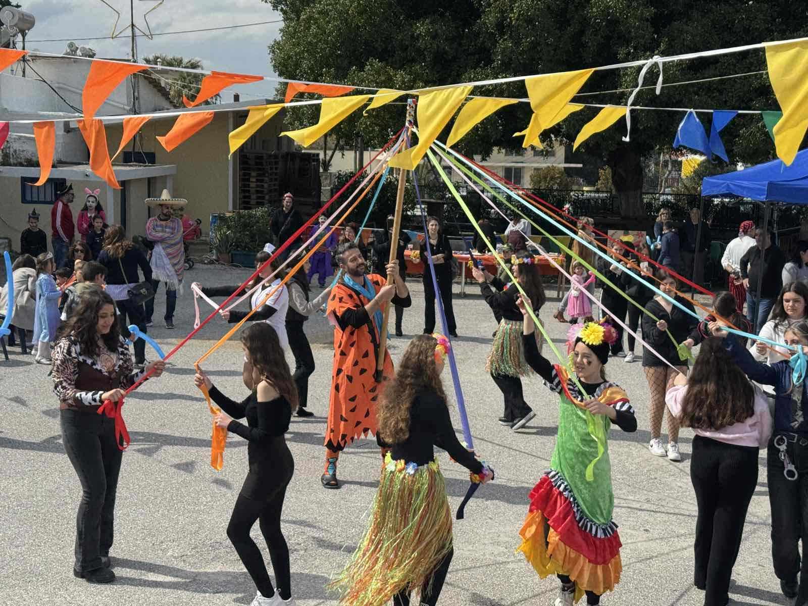 Ολοκληρώνονται οι εκδηλώσεις στη Ρόδο με το Αρχαγγελίτικο καρναβάλι