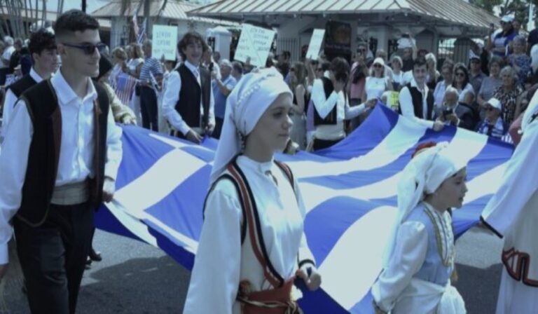 Μεγαλοπρεπής η παρέλαση της Oμογένειας στο Τάρπον Σπρινγκς