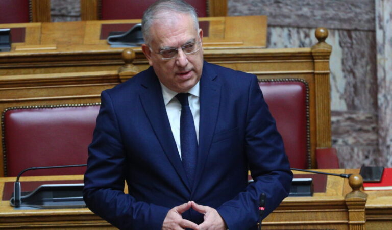 Τ. Θεοδωρικάκος: Βάζουμε τέλος στο φαινόμενο των παραπλανητικών και ψεύτικων εκπτώσεων – Τίθεται σε εφαρμογή ο Κώδικας Δεοντολογίας