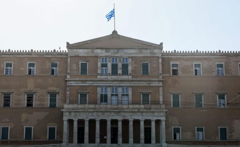 Μεταναστευτικό: Νέο δόγμα αποτροπής με δέσμη μέτρων – Ψηφίζεται σήμερα η τροπολογία, έντονες οι αντιδράσεις της αντιπολίτευσης