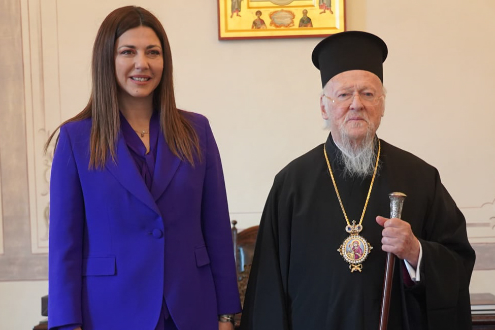Η Υπουργός Παιδείας Σ. Ζαχαράκη από το Φανάρι: «Ο Οικουμενικός Πατριάρχης αποτελεί πηγή ελπίδας και αισιοδοξίας» – «Στηρίζουμε με όλες μας τις δυνάμεις την εκπαίδευση εδώ»