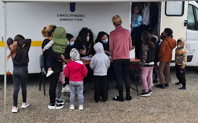 Μεγάλη η συμμετοχή στη δράση εμβολιασμού για ιλαρά σε παιδιά Ρομά στο Ρέθυμνο