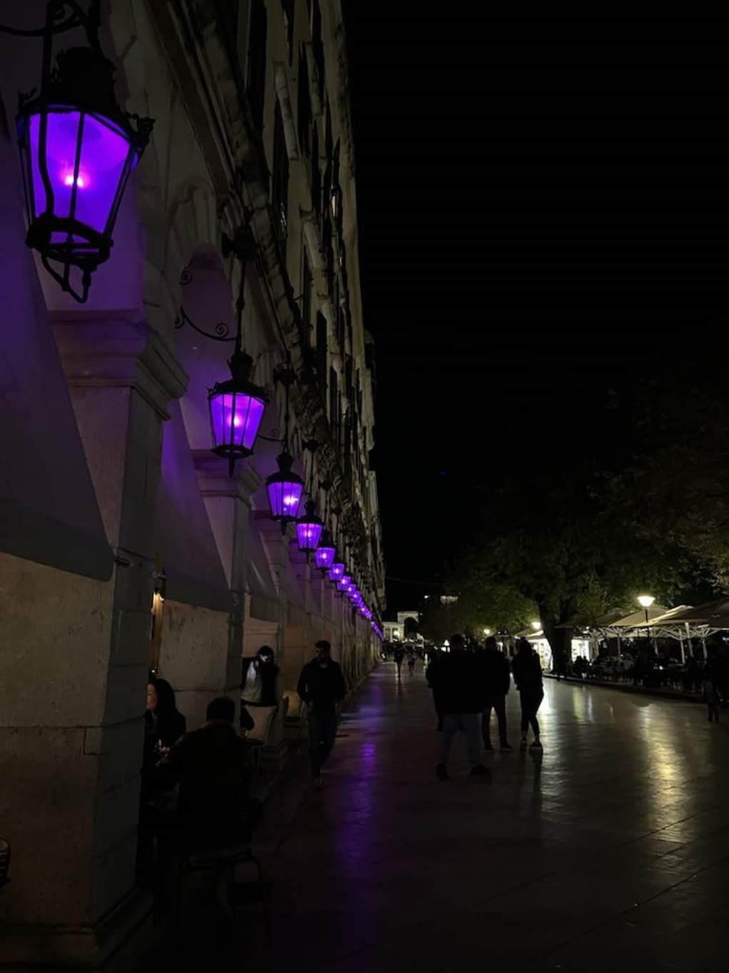 Στο πένθιμο φως η Κέρκυρα