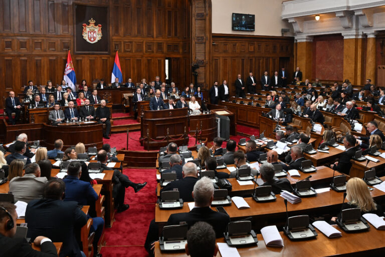 Σερβία: Εξελέγη με 153 ψήφους υπέρ η νέα κυβέρνηση