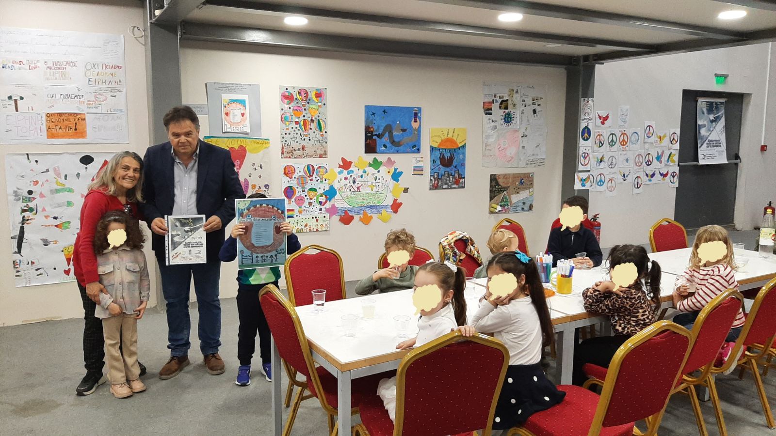 Μαθητές της Μαγνησίας επισκέπτονται την έκθεση με θέμα τα παιδιά της προσφυγιάς και του πολέμου