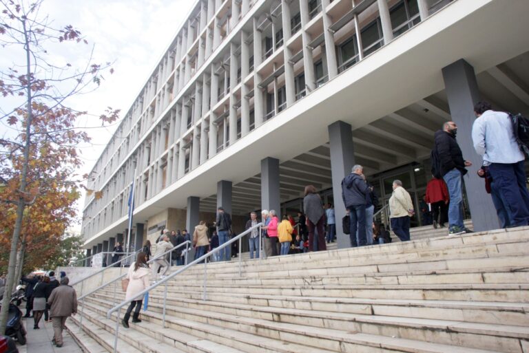 Θεσσαλονίκη: Στα δικαστήρια γνωστός τραγουδιστής- Κατηγορείται για ξυλοδαρμό της πρώην συζύγου του