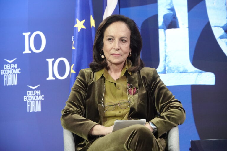 A. Διαμαντοπούλου στο 10o Delphi Economic Forum: Η πολιτική Τραμπ αφύπνισε την Ευρώπη