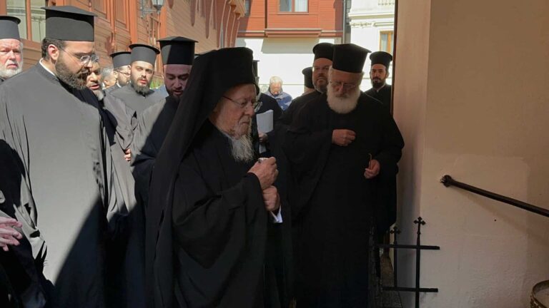 Τη μνήμη του Γρηγορίου Ε’ τίμησε ο Οικουμενικός Πατριάρχης στην επέτειο του απαγχονισμού του