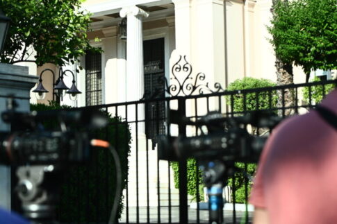 Κοζάνη: Μαθητές φύτεψαν και «υιοθέτησαν» δέντρα στη Σιάτιστα – Ένα ζωντανό μάθημα αγάπης για τη φύση