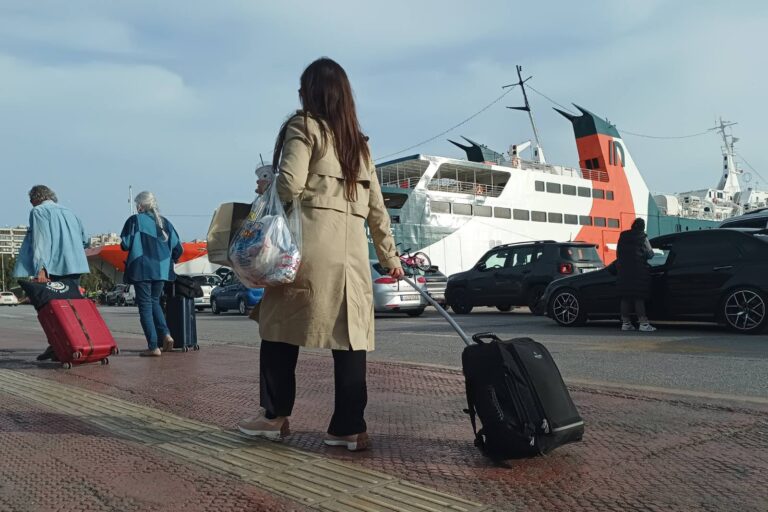 Μαζική η έξοδος των εκδρομέων του Πάσχα: Αυξημένη κίνηση σε ΚΤΕΛ και εθνικές και περιφερειακές οδούς, πληρότητα 100% στα πλοία – Πού είναι αυξημένη η κίνηση αυτή την ώρα