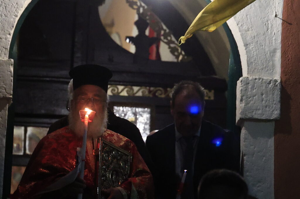 Με κατάνυξη γιορτάστηκε η Ανάσταση σε όλη την Ελλάδα