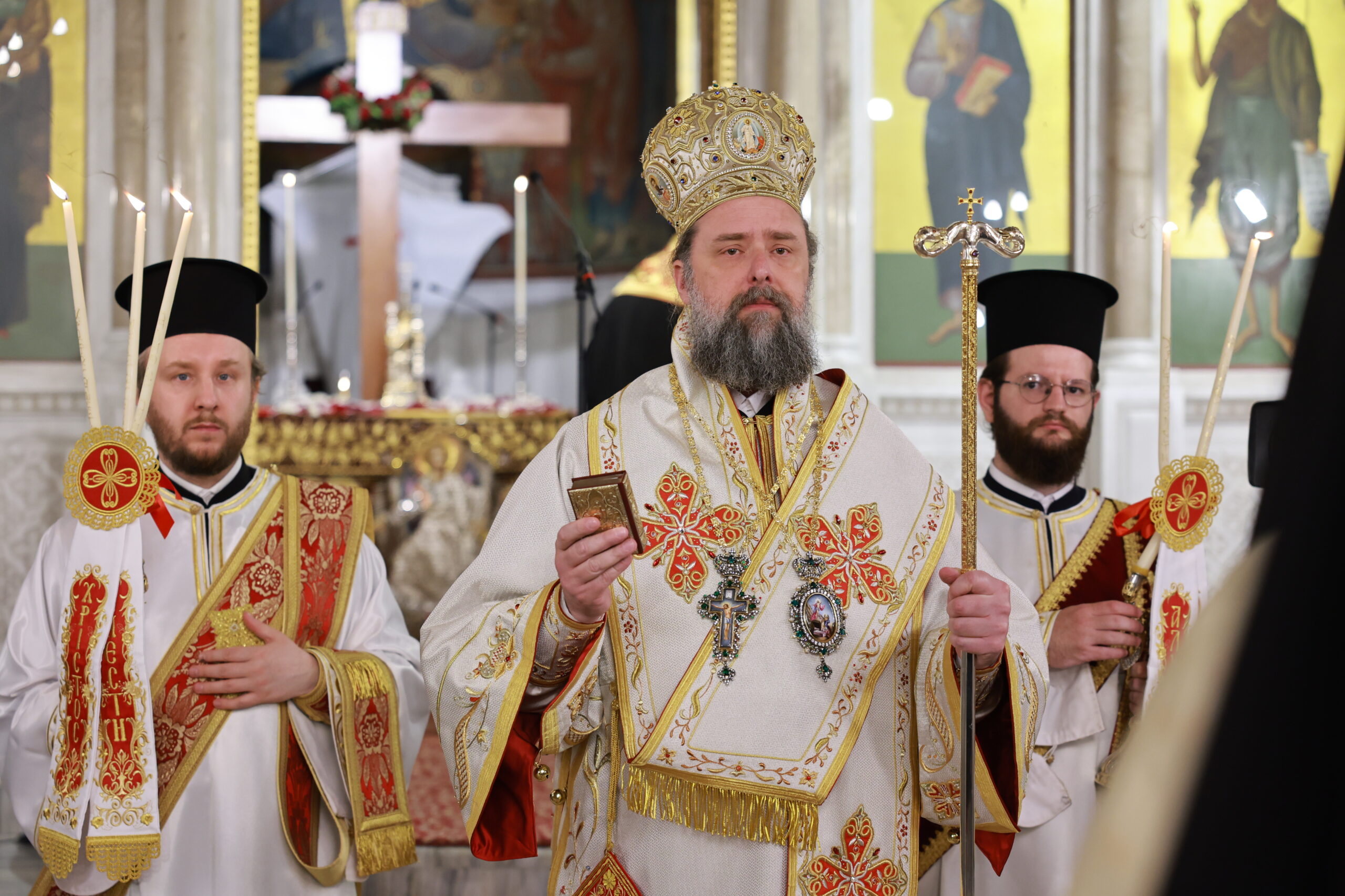 Θεσσαλονίκη: Με κατάνυξη και λαμπρότητα γιορτάστηκε η Ανάσταση