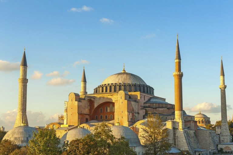 Τούρκος καθηγητής γεωφυσικής στο ΕΡΤΝews: Ανθεκτική και σε 7,5 Ρίχτερ η Αγία Σοφία