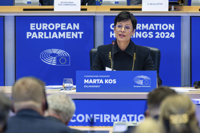 Η Επίτροπος Διεύρυνσης, Μάρτα Κος ακύρωσε την προγραμματισμένη επίσκεψή της στην Τουρκία λόγω των «πρόσφατων ανησυχητικών εξελίξεων» στη χώρα