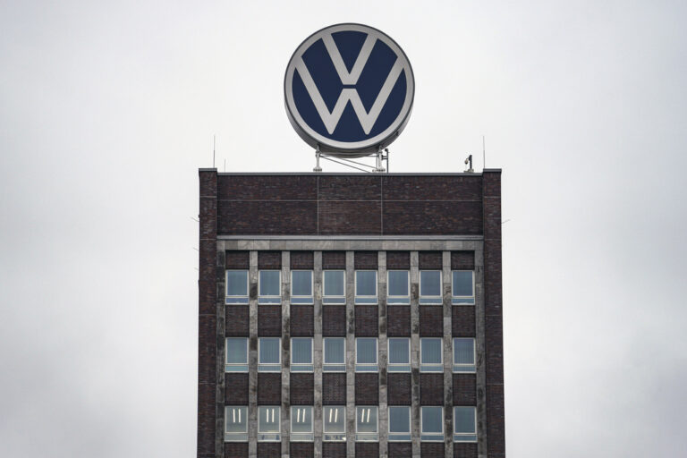 Τέλος εισαγωγής θα επιβάλει η Volkswagen στα οχήματα που θα επηρεαστούν από τους δασμούς του Τραμπ