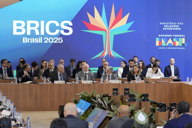 Βραζιλία: H ομάδα των BRICS συνεδριάζει με αντικείμενο τη στάση της απέναντι στους δασμούς Τραμπ