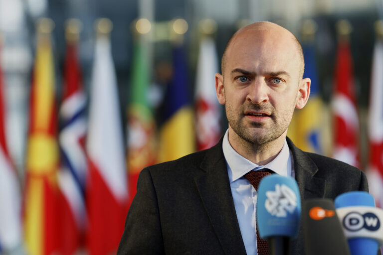 Αλγέρι: Ζητήθηκε από 12 Γάλλους δημόσιους υπαλλήλους να εγκαταλείψουν μέσα σε 48 ώρες τη χώρα