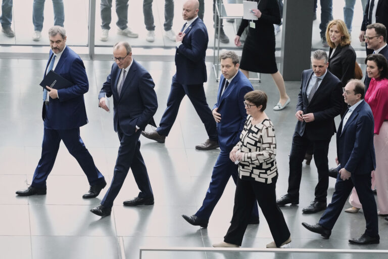 «Ευθύνη για τη Γερμανία»: Το πρόγραμμα της νέας κυβέρνησης Μερτς – Ιστορική δημοσκοπική πρωτιά του AfD