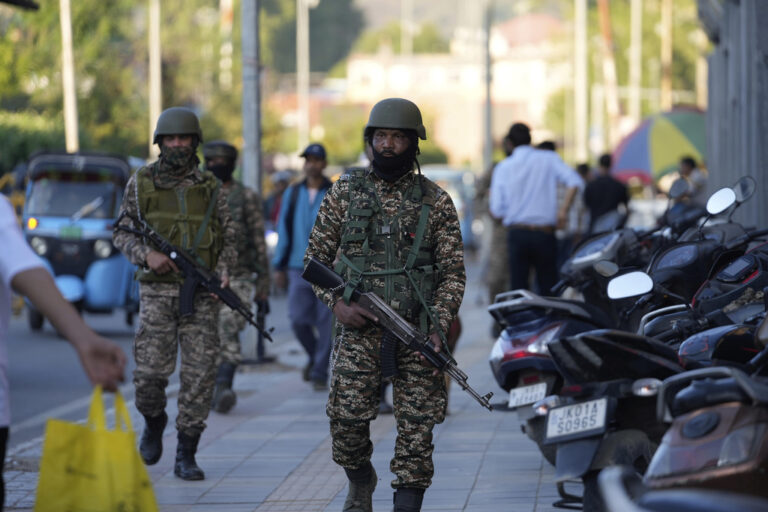Πακιστάν: «Αξιόπιστες πληροφορίες» ότι η Ινδία θα επιτεθεί εντός 36 ωρών