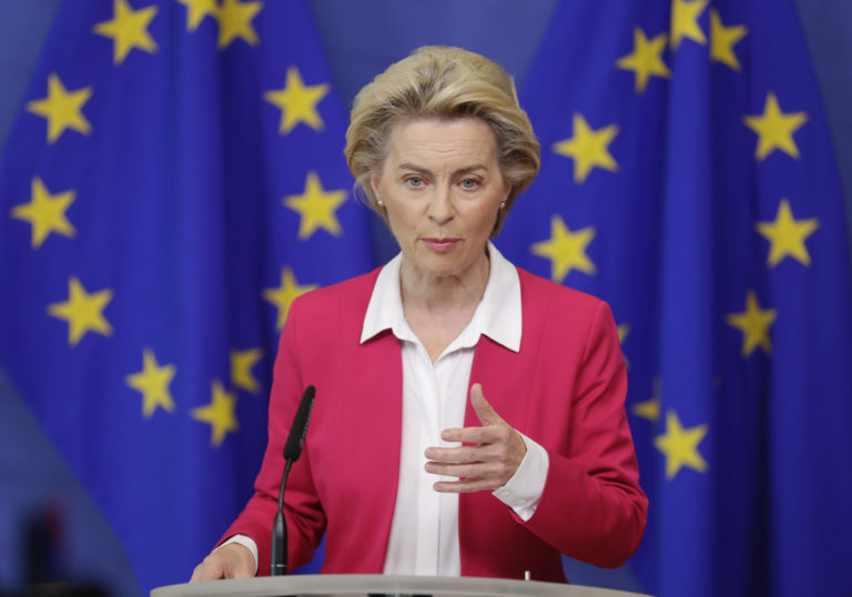 Δασμοί: H EE απειλεί να βάλει στο στόχαστρο τεχνολογικούς γίγαντες των ΗΠΑ αν αποτύχουν οι διαπραγματεύσεις