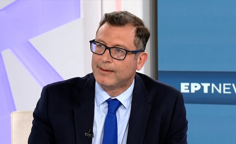Μέτρα στήριξης, ενίσχυση της μεσαίας τάξης και φοροαπαλλαγές – Τι είπε ο προϊστάμενος του Οικονομικού Γραφείου του Πρωθυπουργού στο ΕΡΤNews