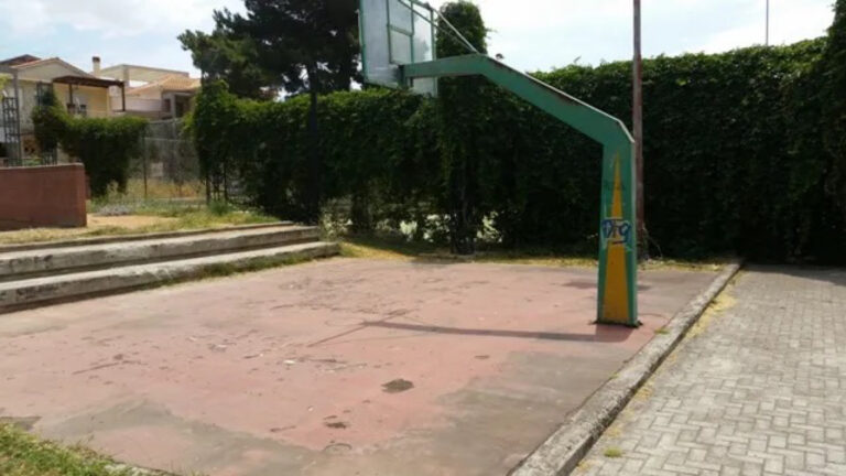 Βόλος: Σε εγκατάλειψη οι αθλητικές εγκαταστάσεις στο Καραγάτς – Ερωτήματα Μόσχου προς τη δημοτική αρχή