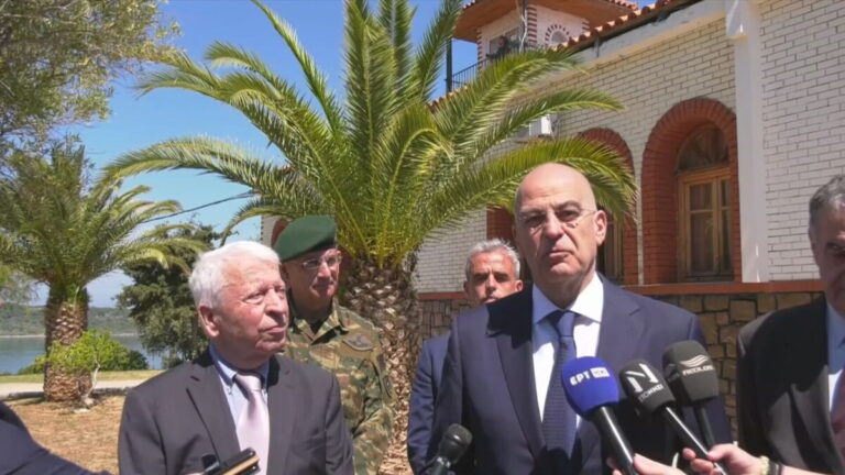 Ν. Δένδιας από Λέσβο: «Αυτή την ημέρα ας σκεφτούμε με ευγνωμοσύνη και αγάπη όσους φυλάνε τα όρια της πατρίδας μας»