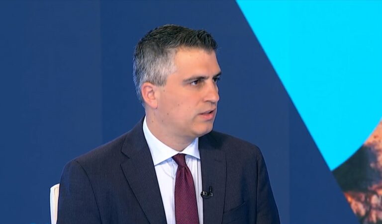 Xρ. Δήμας στο ΕΡΤΝews: Επεξεργαζόμαστε συνολικό σχέδιο για τα ΜΜΜ – Απαιτούνται 15 μήνες για τα έργα πλήρους αποκατάστασης στο σιδηρόδρομο