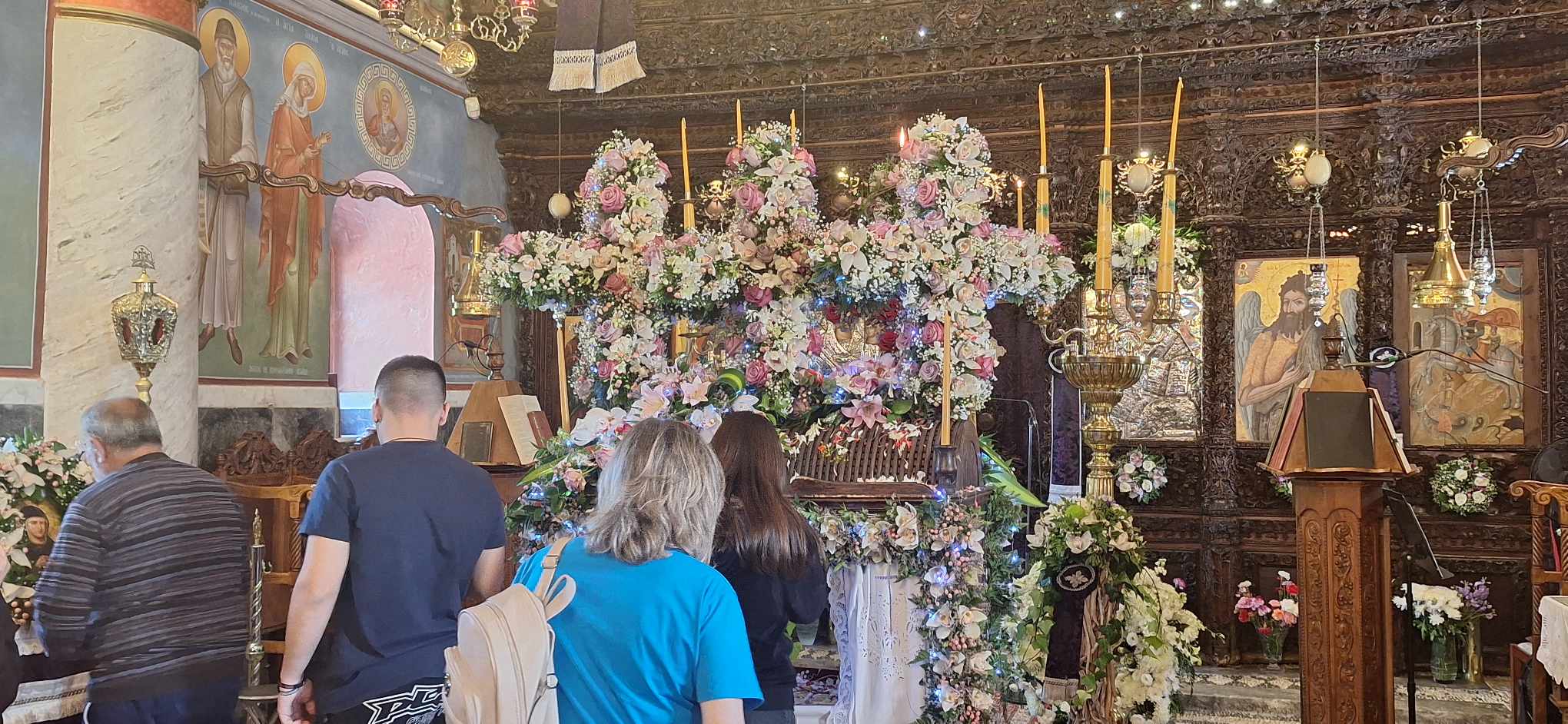 Εντυπωσιακοί Επιτάφιοι σε όλες τις Εκκλησίες