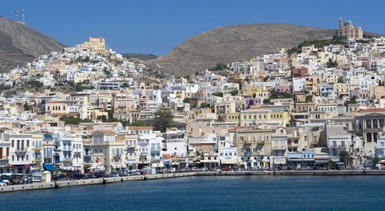 Οι τιμές, οι κρατήσεις και οι δημοφιλείς προορισμοί για τις διακοπές του Πάσχα