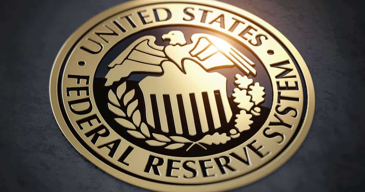 Πρόεδρος FED: Οι δασμοί Τραμπ θα εκτοξεύσουν τον πληθωρισμό και θα επιβραδύνουν την ανάπτυξη – Ο Τραμπ τον καλεί να μειώσει τα επιτόκια