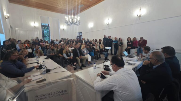 Σκιάθος: Ενημερώθηκαν για την ψηφιακή κάρτα εργασίας